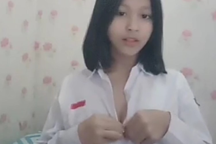 Video Rara Nadifa Viral Doodstream Full HD Lagi Pakai Seragam Tapi Kok Malah Unboxing 